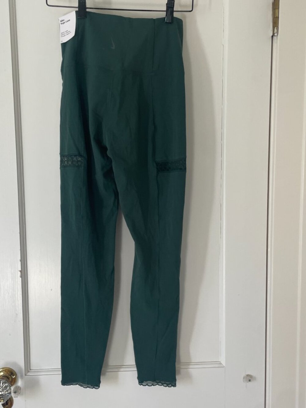 Nike Yoga Luxe Size S , NWT Green Lace Trimmed - Picture 9 of 9